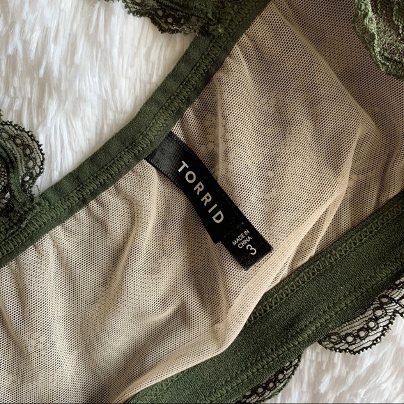 SOLD Torrid Lace Bralette Size 3 - Picture 5 of 7